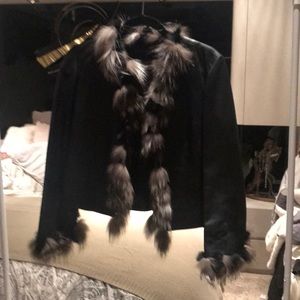 Cache , Gorgeous jacket with real fur collar !
